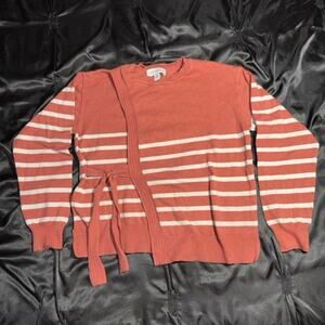 Free assembly sweater